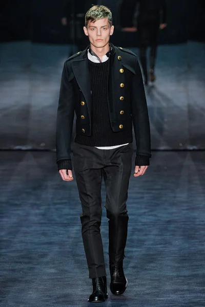 Look 33